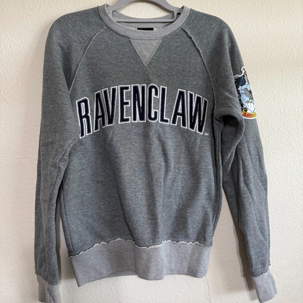 Universal Studios Wizarding World of Harry Potter Ravenclaw Sweatshirt XS Gray